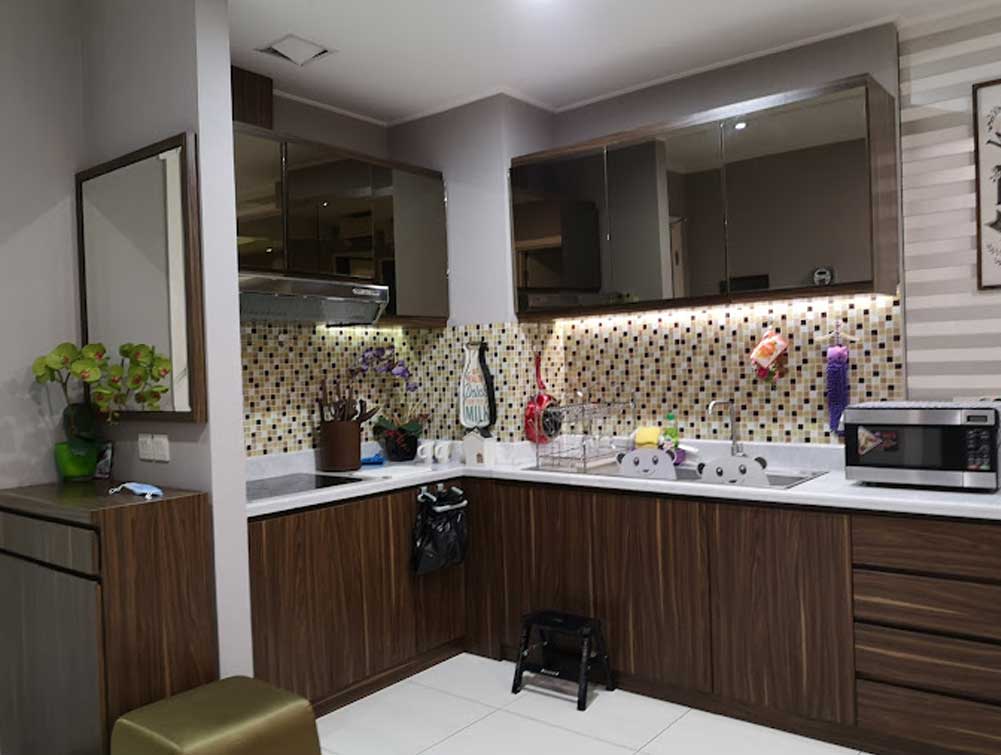 jasa renovasi interior kitchen set apartemen Ciputra World Surabaya